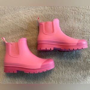 Bubblegum rain boots. Size 37